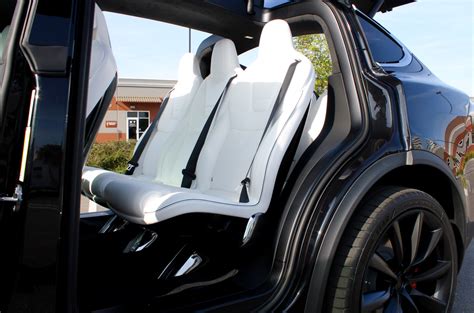 Tesla Model X "Ultra White" seats tested against coffee spill and ...