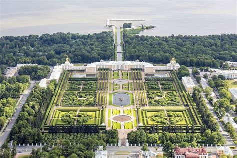 The Peterhof Gardens, St Petersburg - Holiday Destinations Around the World