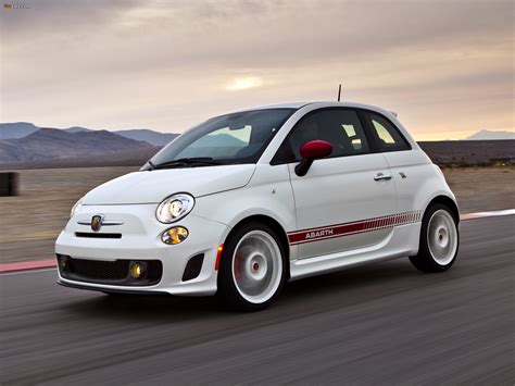 Images of Fiat 500 Abarth US-spec (2012) (2048x1536)