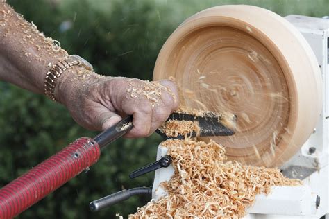 The Basics of Wooden Bowl Turning on a Wood Lathe