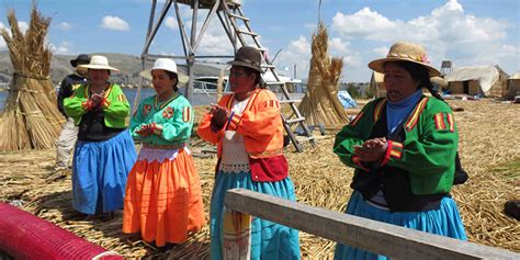 Amazing things about the Uros people | Bolivia Hop