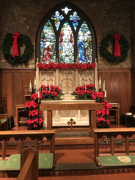 Christmas Altar photo – St. Luke's Episcopal Church