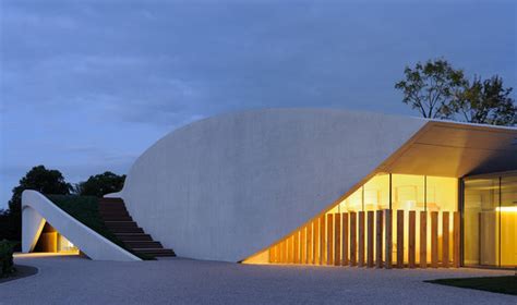 Château Cheval Blanc by Atelier Christian de Portzamparc | Industrial buildings