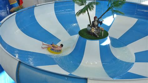 Funtasia Waterpark Drogheda - "Superbowl" Space Bowl Trichterrutsche ...