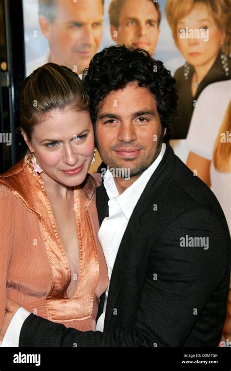 (dpa) - American actor Mark Ruffalo and his wife, actress Sunrise Stock ...