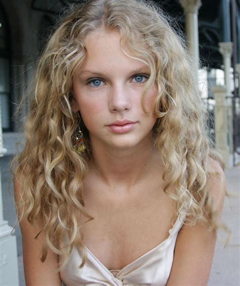 Old School Taylor Swift (2004ish)(AIC) | Taylor swift photoshoot, Young taylor swift, Taylor ...