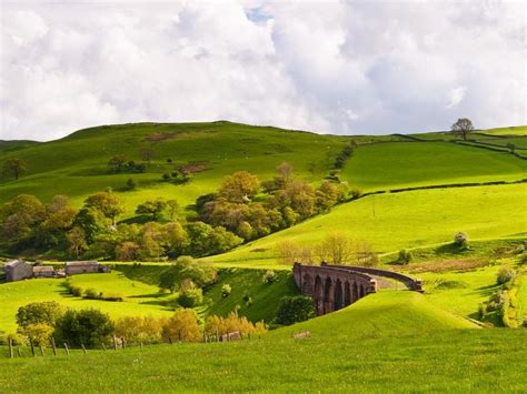 Yorkshire Countryside - School of English | Study English in England | English UK