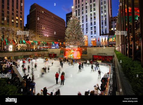 Rockefeller Center Christmas Tree and Ice Skating Rink Stock Photo - Alamy