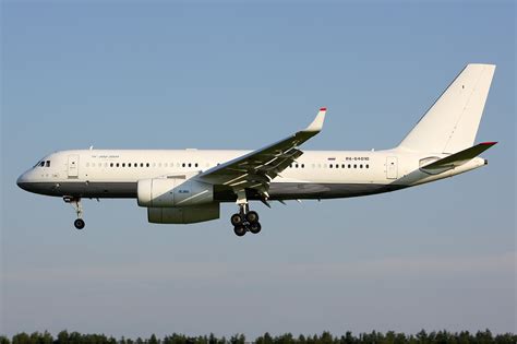 File:Business Aero Tupolev Tu-204-300A bizjet Matevosyan.jpg - Wikimedia Commons