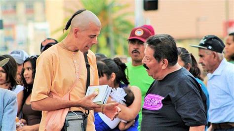 Why do ISKCON devotees sell books on roads? | ISKCON Punjabi Bagh,