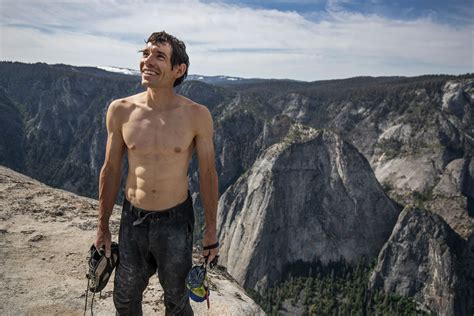 Alex Honnold celebra doble con su primer 5.14d y Emmys para Free Solo