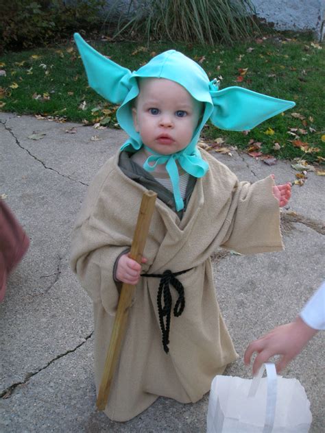 Super Savings: DIY Star Wars Costumes (Baby Yoda, Princess Leia, Mace ...