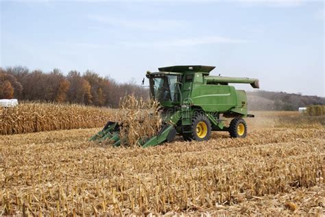 Farmer in a John Deere Combine Harvesting Corn Editorial Stock Image - Image of harvesting ...