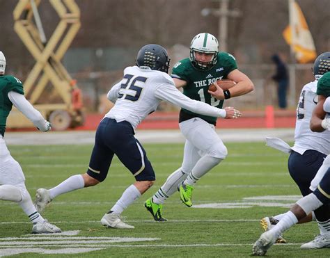 Senior quarterback quits Rock football team - The Rocket