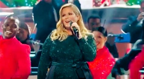 Trisha Yearwood Hosts "CMA Country Christmas" - Opens With Medley ...