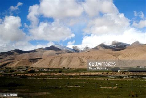 40 China Pakistan Friendship Highway Stock Photos, High-Res Pictures ...