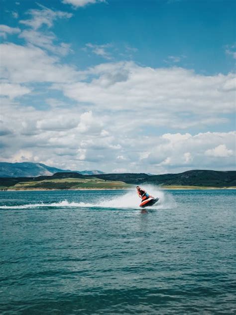 Man Using a Jet ski in the Lake · Free Stock Photo