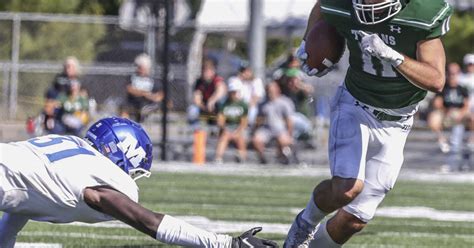 Illinois Wesleyan football team needs to 'relax' heading into home game ...