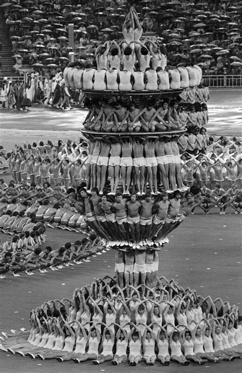 Olympic Opening Ceremony Moscow 1980 | Yellowtrace | Historische fotos, Fotografie, Bilder