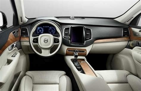 Volvo reveals interiors of XC90 | CarDekho.com