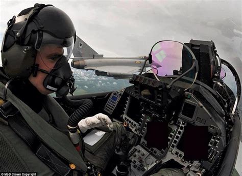 Eurofighter EF-2000 Typhoon photo cockpit backseat [960x701] : MilitaryPorn