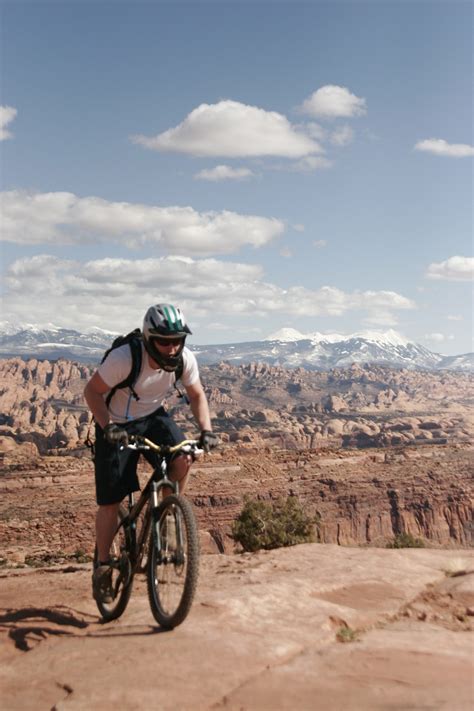 Mountain biking the Amasa Back trail near Moab, Utah. | Mountain biking ...