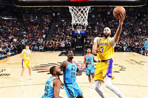 Lakers' Anthony Davis turns in historic performance | NBA.com