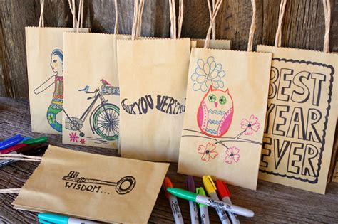 Make your own gift bags with #Sharpies and brown paper bags. #DIY # ...