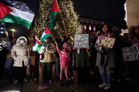 NYC pro-Palestinian protesters disrupt Christmas caroling in Washington ...