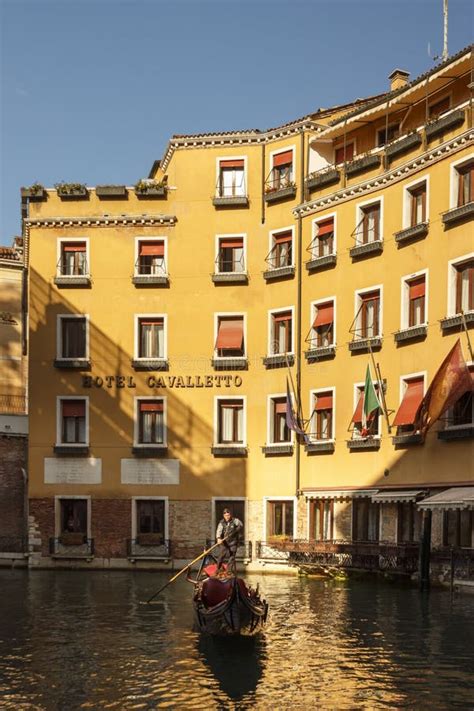 Hotel Cavalletto in Venice, Italy, 2016 Editorial Stock Image - Image of building, gondolier ...