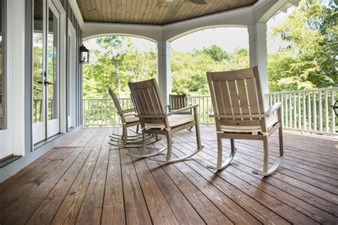 Porch vs Patio - Pros, Cons, Comparisons and Costs