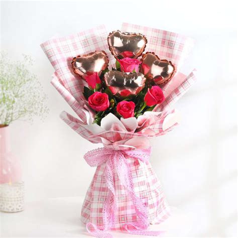 Buy/Send Lovely Hearts and Roses Bouquet Online | IGP | JVS1223321