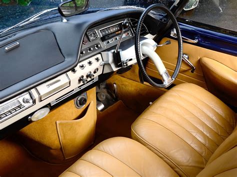 Citroen Ds Interior | Stallion Wallpaper