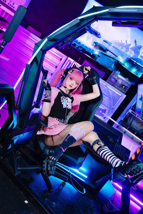 Pin by ily zhang on Coser Tiểu Nhu - 小柔SeeU | Cyberpunk photoshoot ...