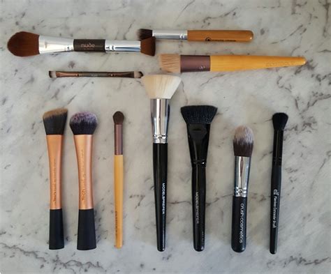 Beautifully Glossy: Makeup brushes for sensitive skin