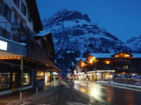 Downtown Grindelwald, Switzerland : r/CozyPlaces