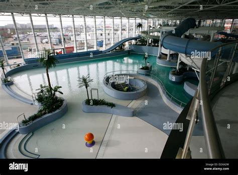 The new LC, Swansea. Pool general views Stock Photo, Royalty Free Image: 53439089 - Alamy