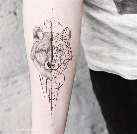 Geometric wolf - Geometric wolf - #compasstatto #cutetatto #geometric #hiptatto #lotustatt… in ...