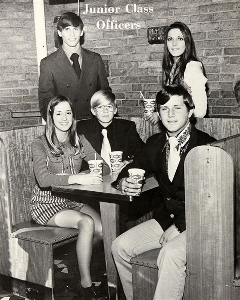 High School Life 1970-1972: Yearbook Pictures From Your Average American School - Flashbak