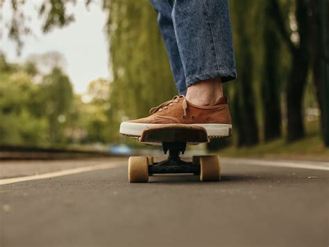 What Are Skateboarding Shoes? Explained and Recommendations