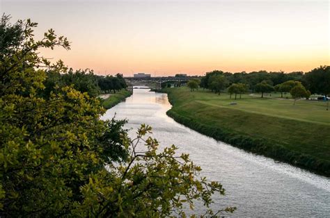 How Deep Is the Trinity River in Dallas? - A-Z Animals