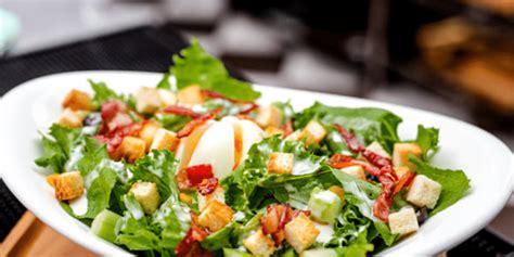 Lou Malnati's Salad Recipe: A Mouthwatering Blend of Fresh Greens and Savory Dressing - El Genio ...