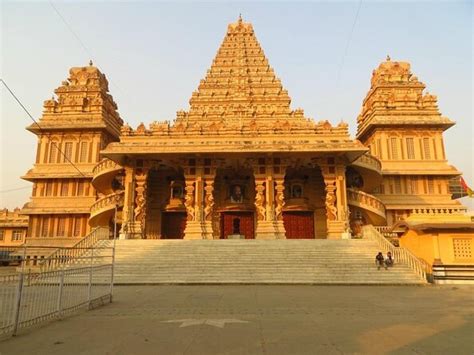 Chhatarpur Temple (Chhatarpur Mandir), New Delhi | Tickets & Tours - 2025