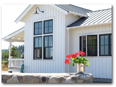 white aluminum vertical siding - Google Search | Modern farmhouse exterior, House exterior ...