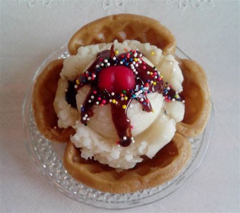 Waffle Cone Sundae Candle © | Etsy | Sundae candles, Waffle cones, Sundae