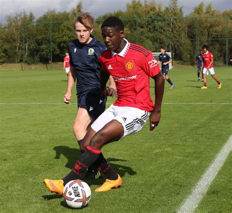 Kobbie Mainoo produces moment of brilliance and inspires big U18s win