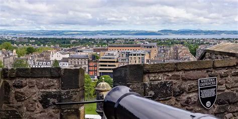 Panoramic views from Edinburgh Castle | Viewopolis