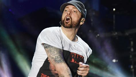 Eminem's gunshot sound effects at Bonnaroo terrify fans | Newshub