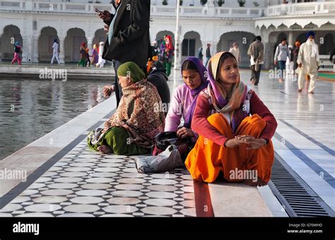 Indian Woman Praying Stock Photos & Indian Woman Praying Stock Images - Alamy