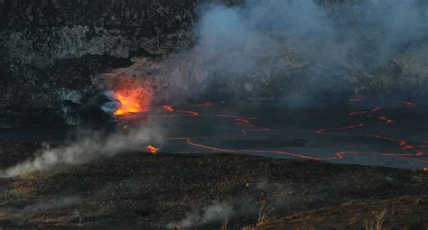 Discover Volcano Country - Kailua-Kona | Project Expedition